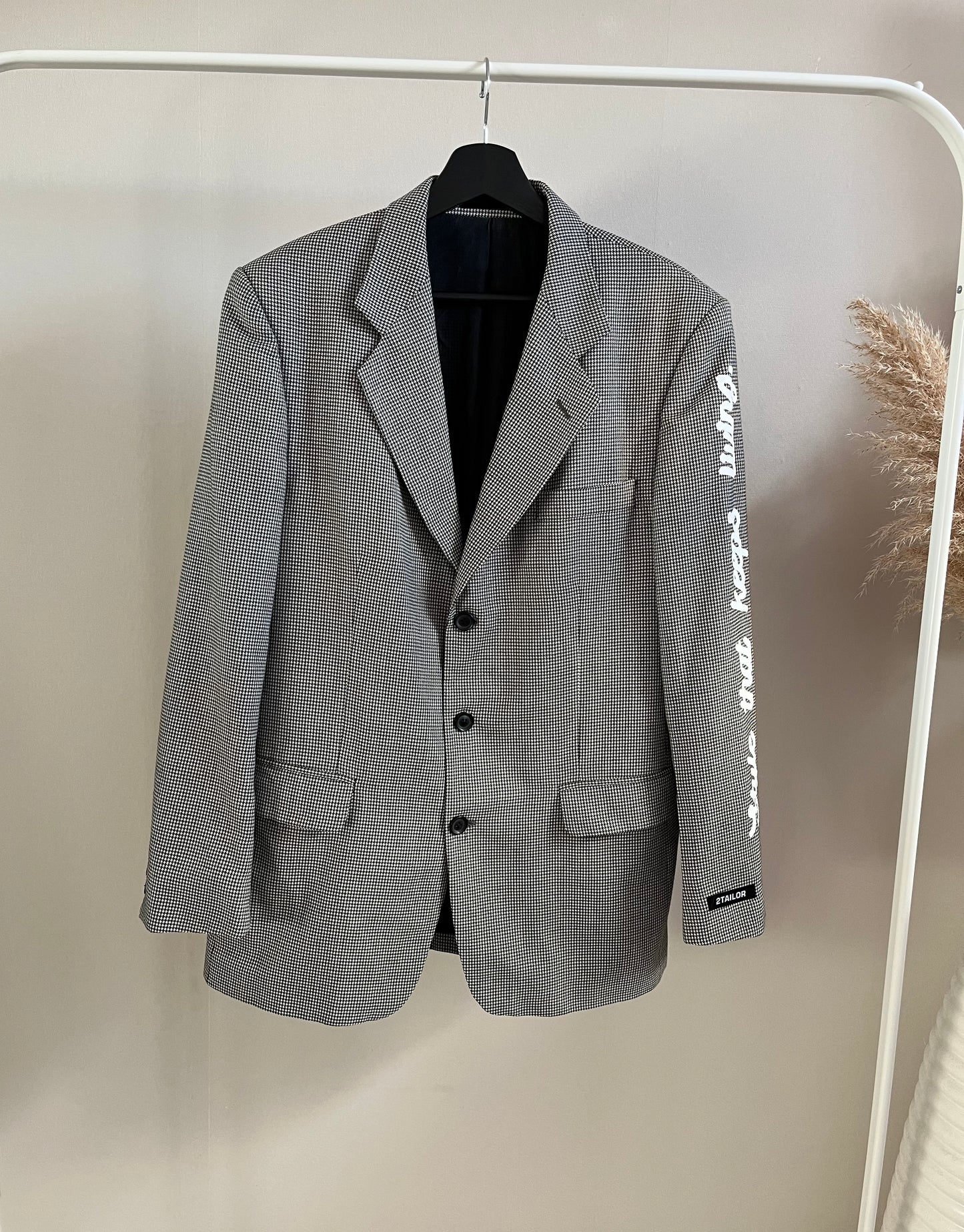 STYLE THAT KEEPS LIVING BLAZER