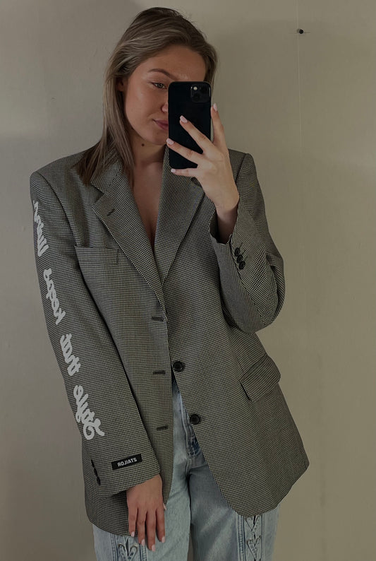 STYLE THAT KEEPS LIVING BLAZER