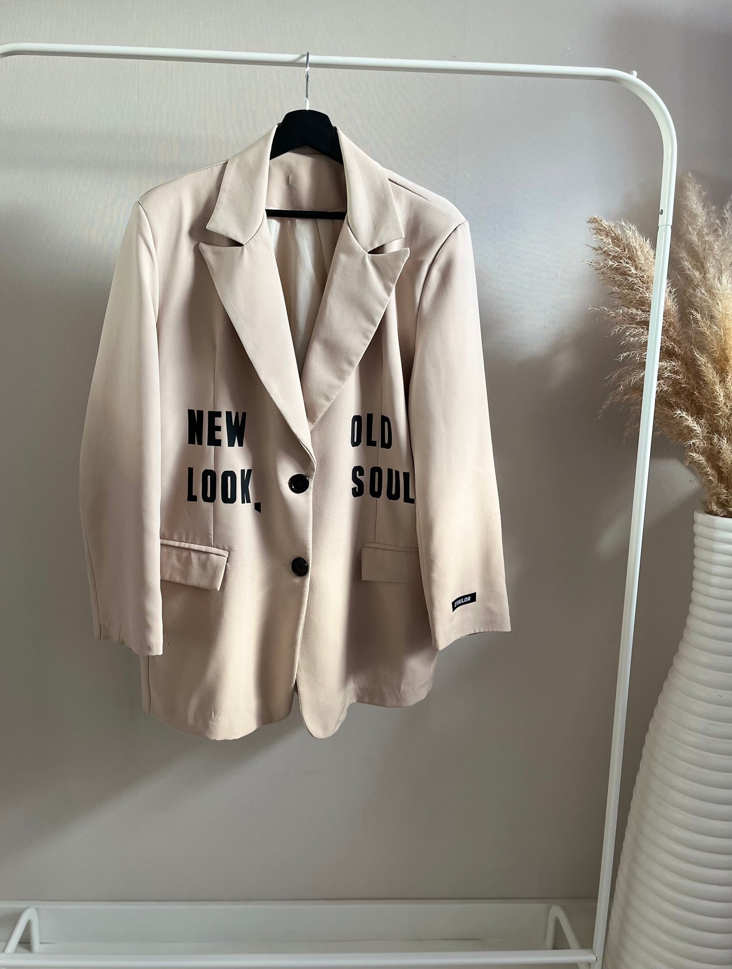 NEW LOOK, OLD SOUL BLAZER