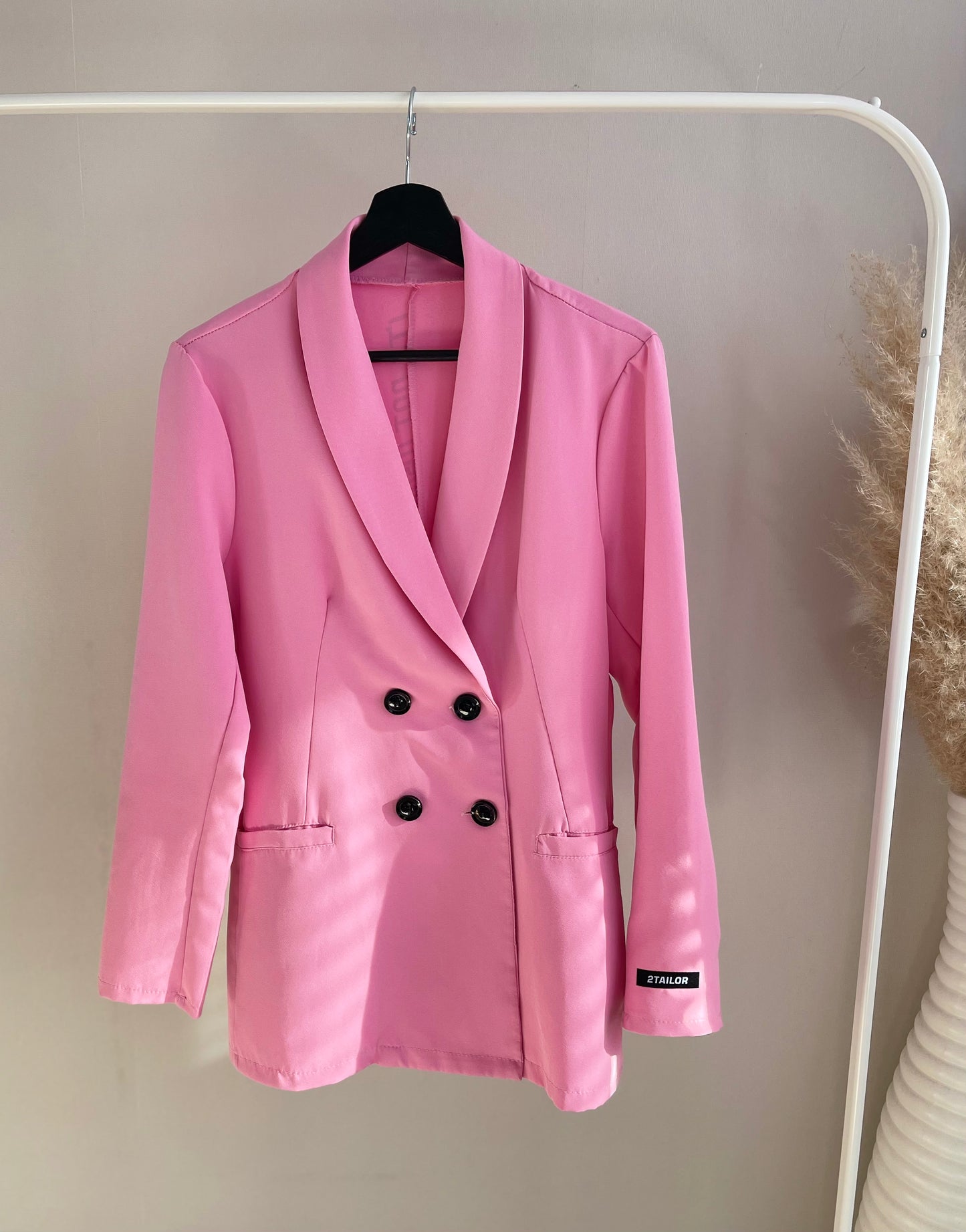 IT'S NOT ABOUT THE BRAND 2TAILOR